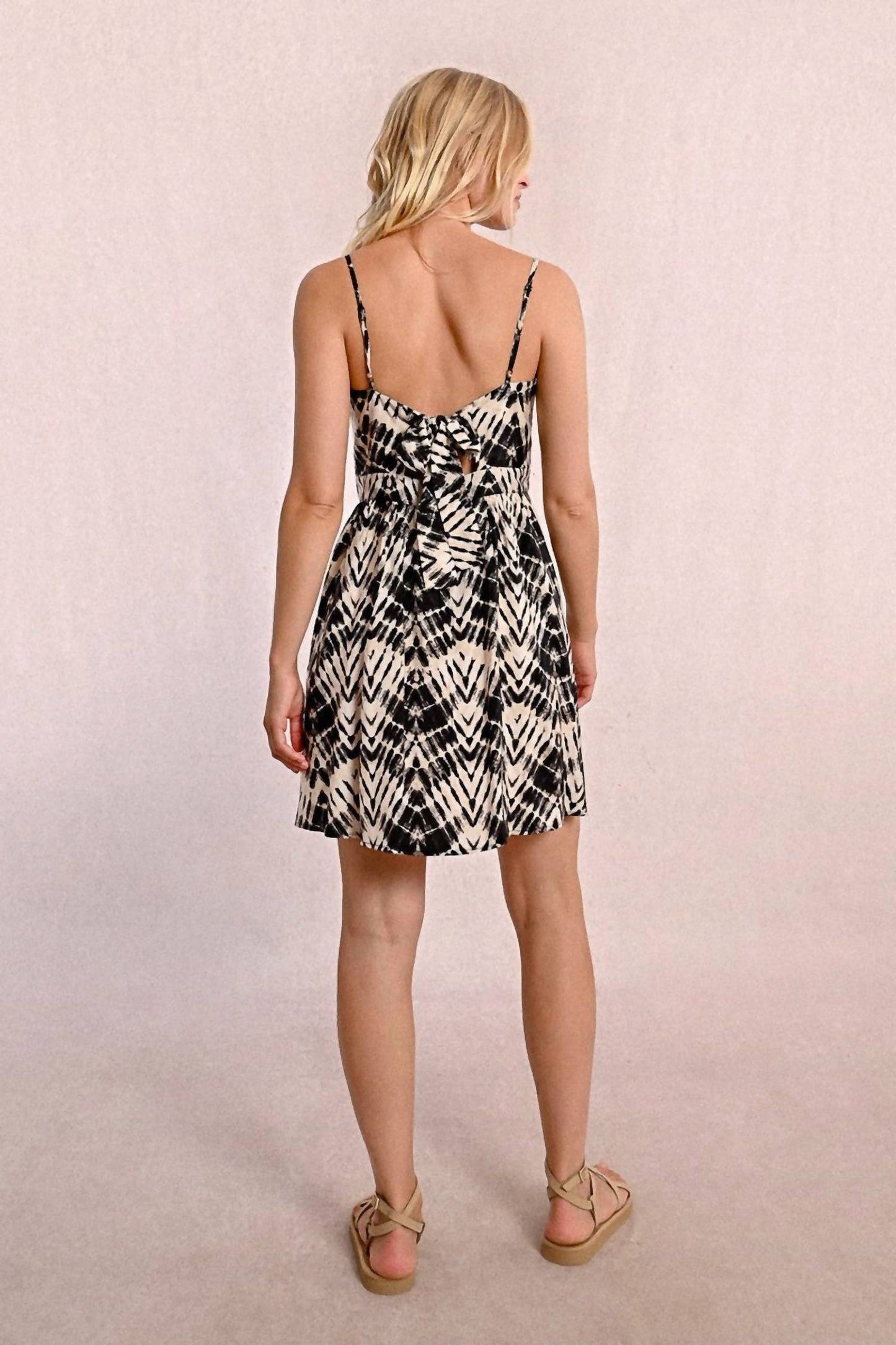 Molly Bracken - Short Buttoned Dress