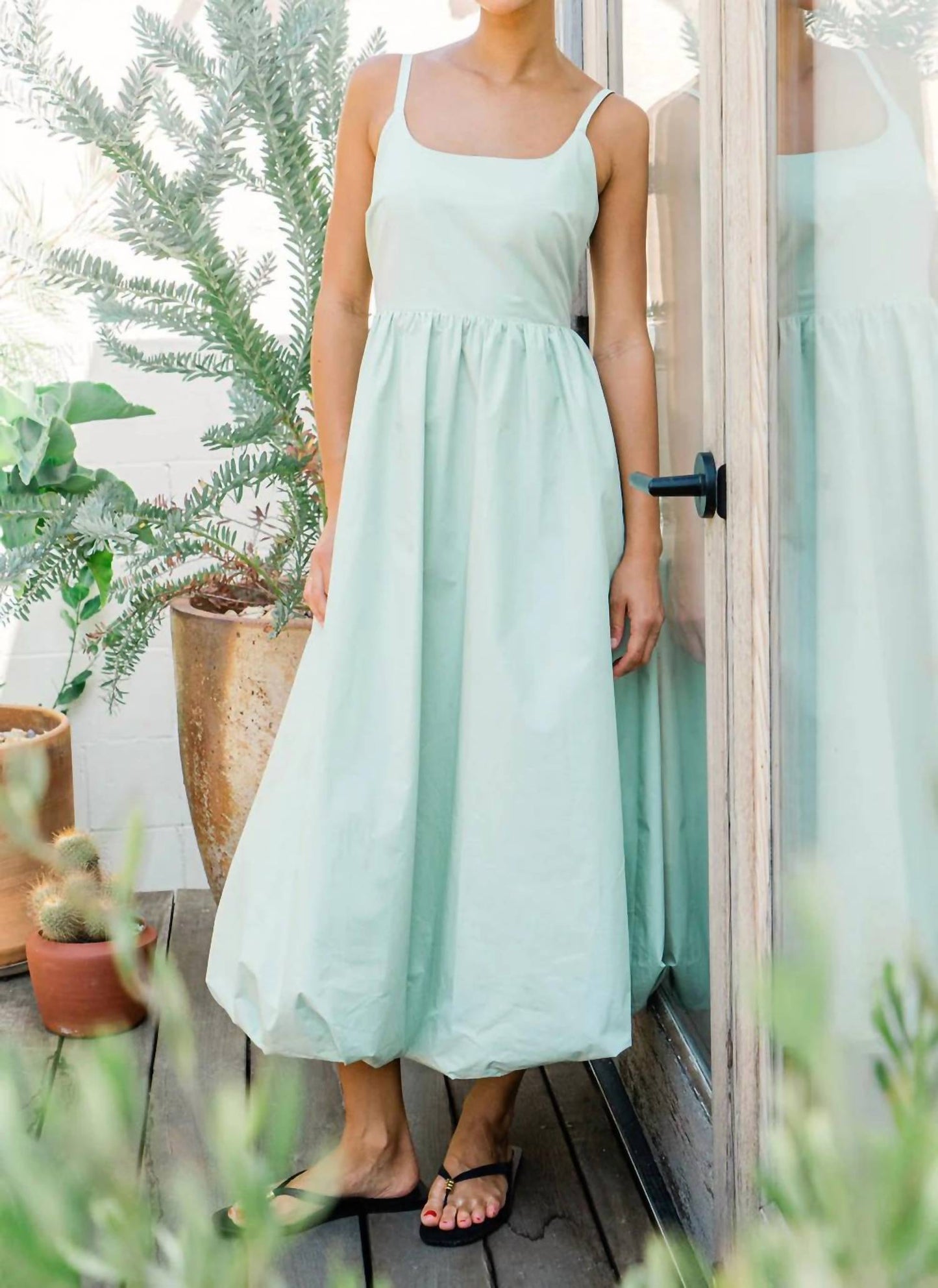 Greylin - Celina Balloon Hem Midi Dress