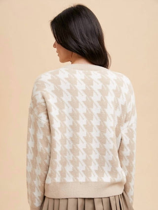 Anniewear - Houndstooth Round Neck Sweater