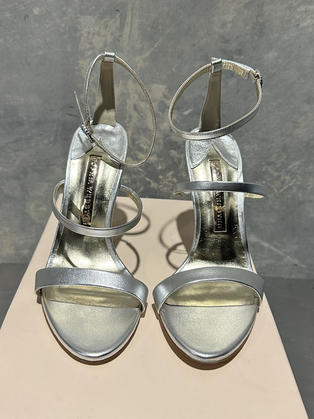 Sophia Webster Sandálias femininas de salto alto Rosalind Almond Toe Crystal Star, cinza, tamanho 6,5