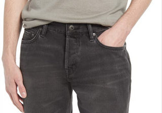 Shorts jeans Allsaints Switch Raw Hem em preto lavado
