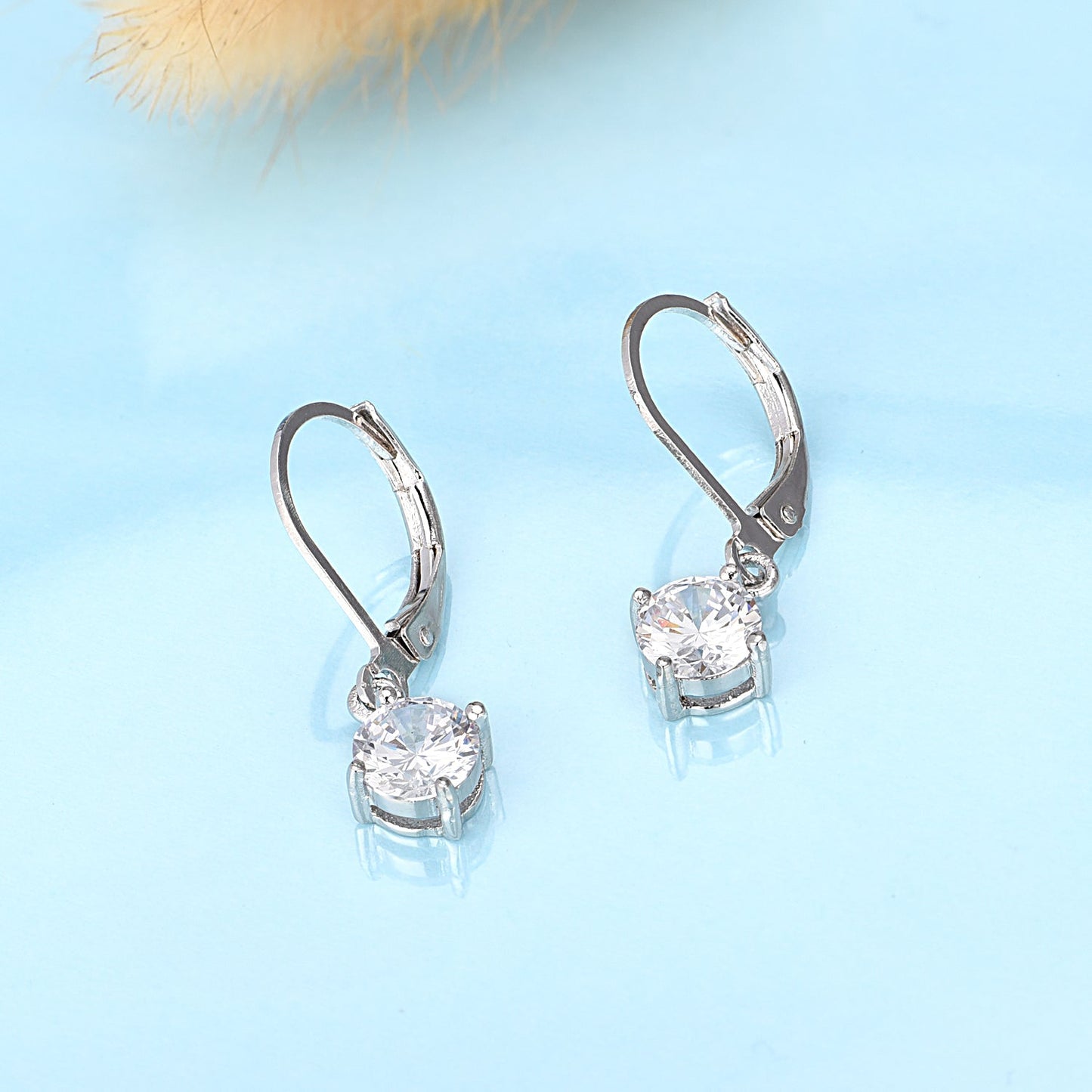 Brincos de alavanca com cristais Swarovski em ouro branco 18K