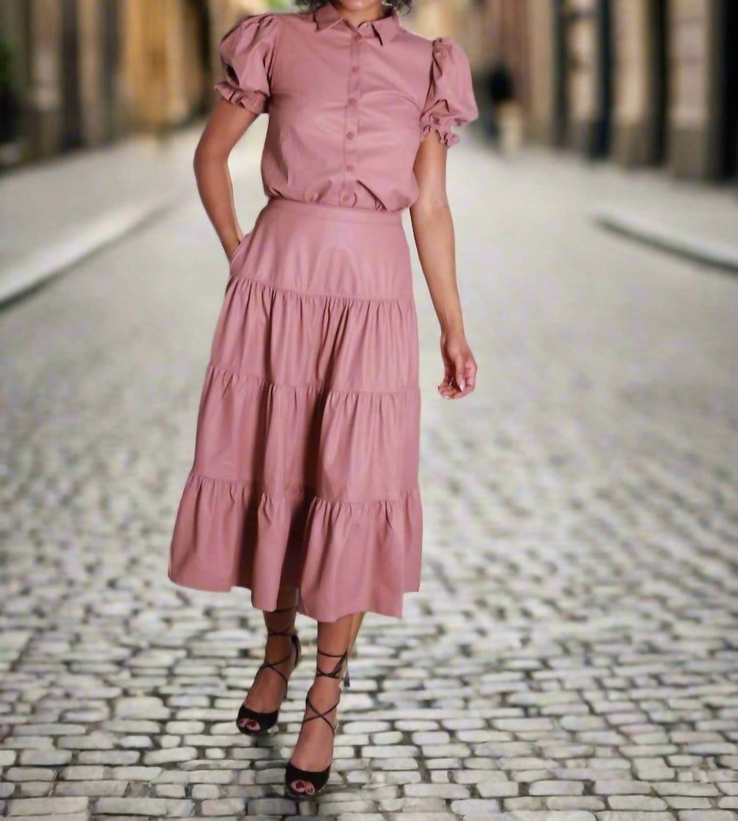 Cavalete - Saia longa em camadas estilo Boho de couro sintético da Shelia