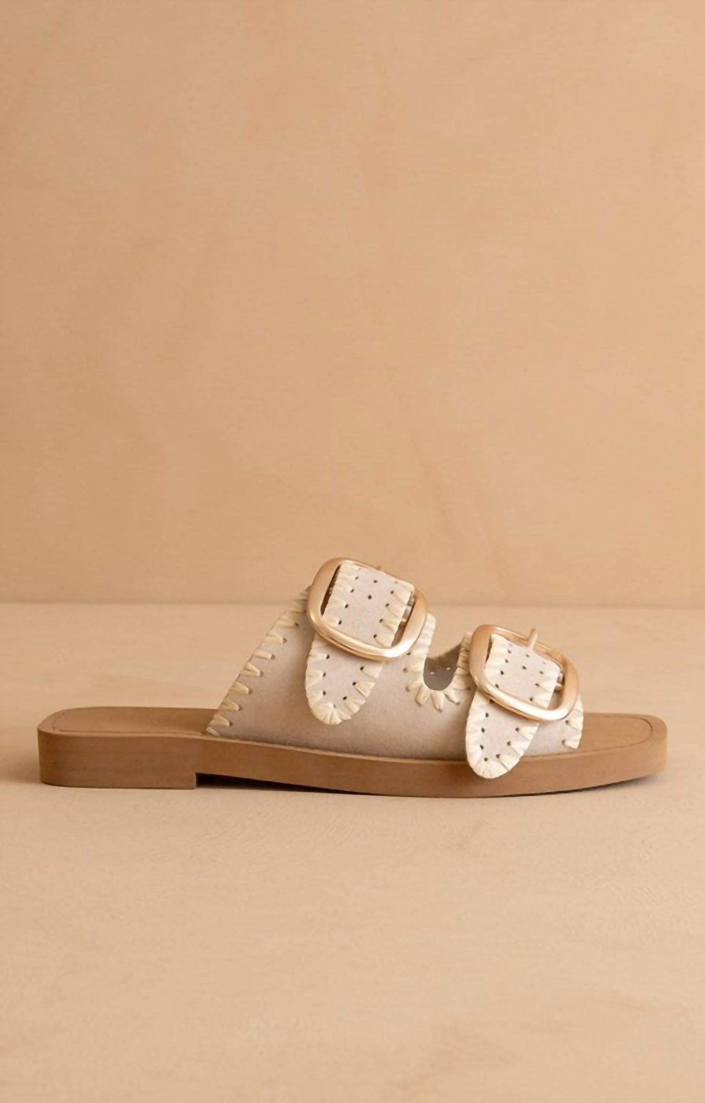 Oasis Society - Women's Tivoli Buckle Slides
