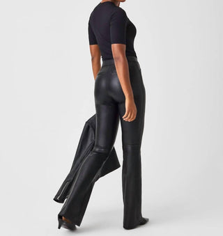 Spanx - Calça Flare com Efeito Couro