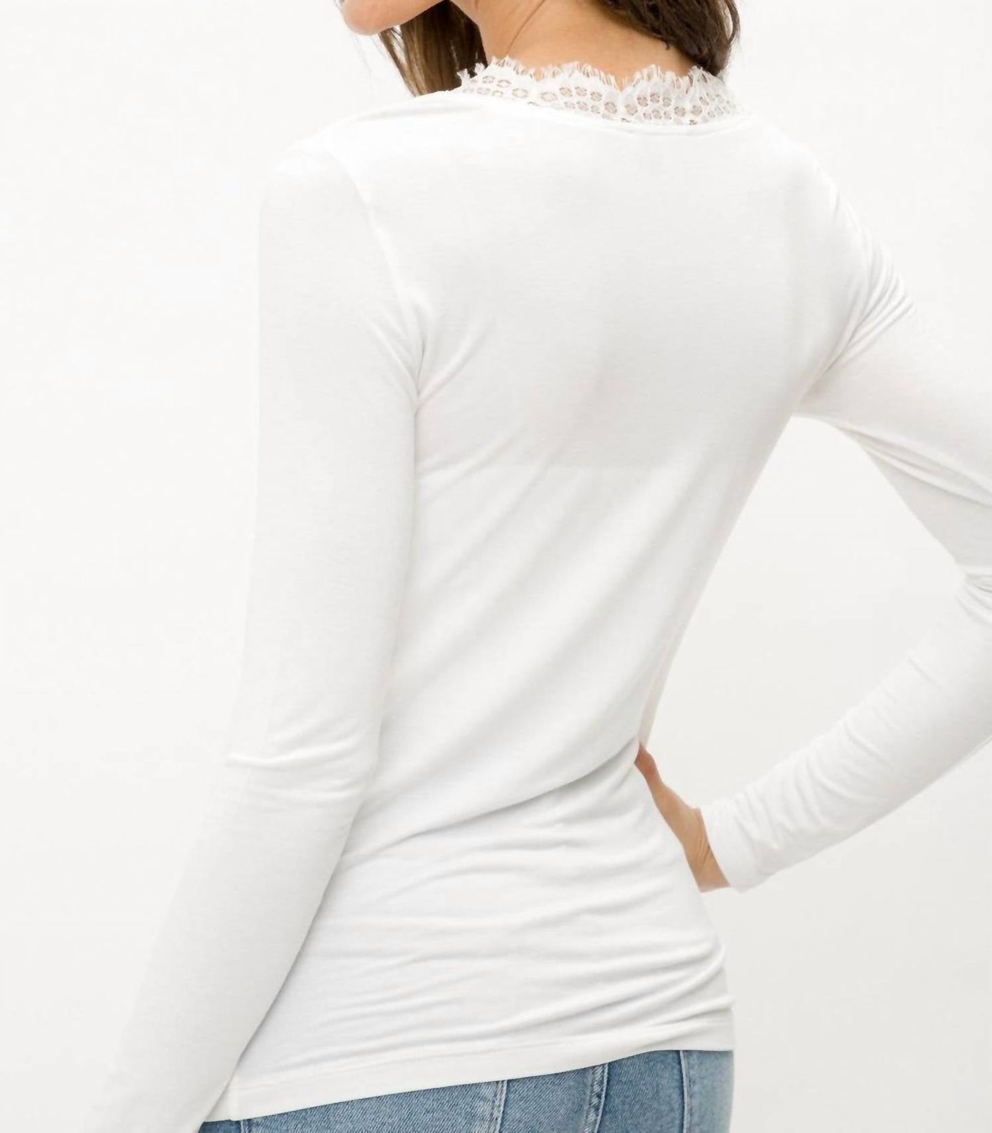 Mystree - Women's Daphne Lace Trim V Neck Top