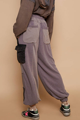 Pol - CALÇA PRETA COM DETALHES