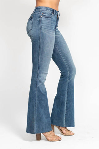 Judy Blue - Calça Jeans Flare Vintage de Cintura Média