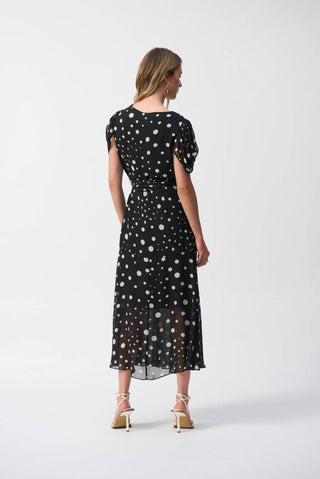 Joseph Ribkoff - Vestido envelope feminino com estampa de bolinhas em chiffon