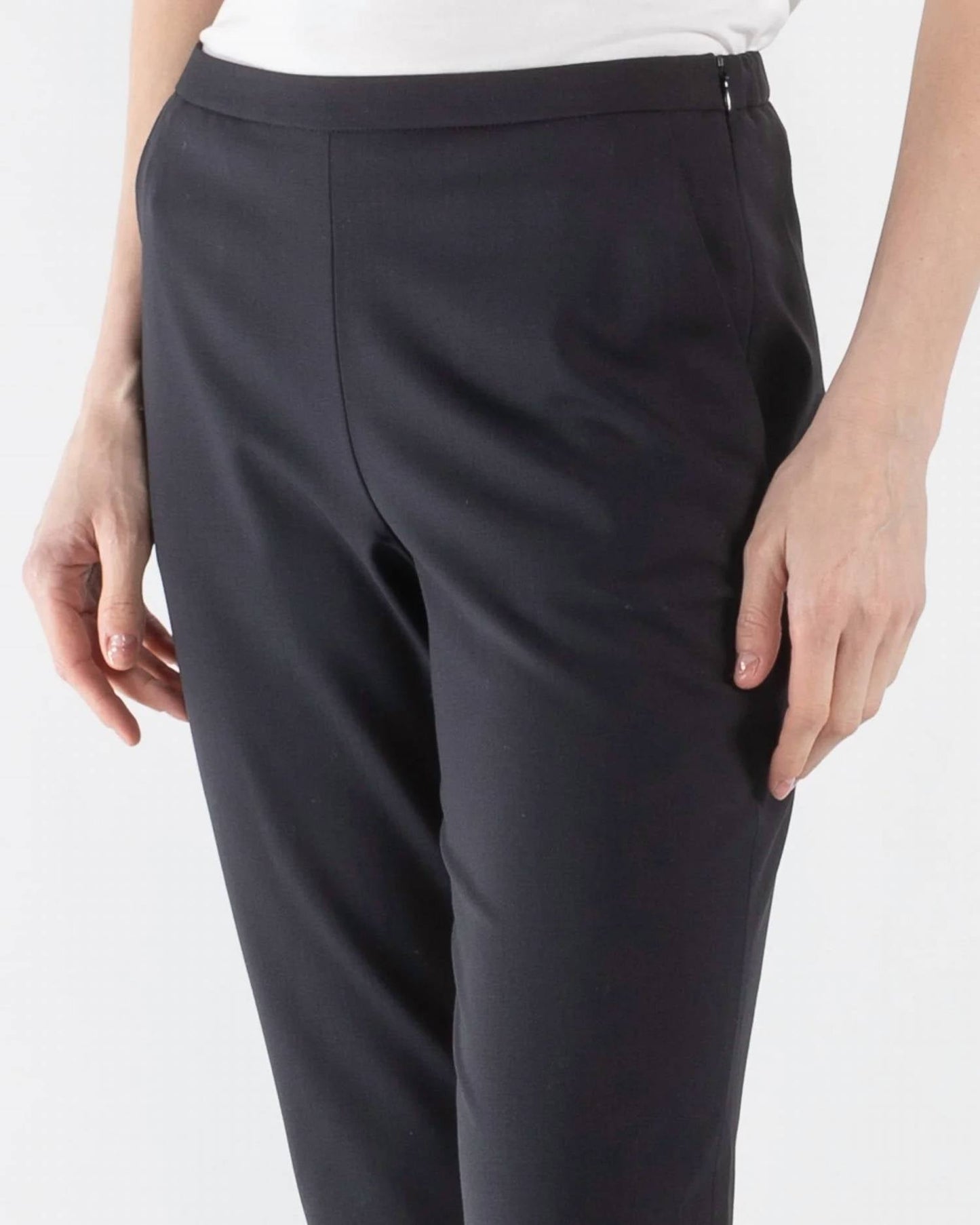 6397 - Slim pull on pant