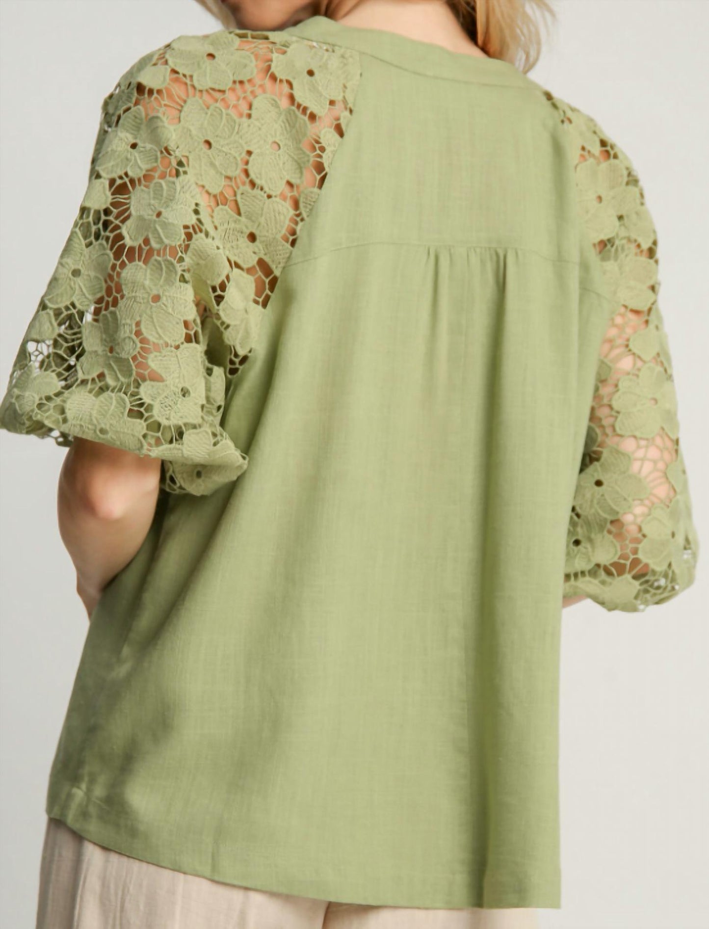 Umgee - Linen Boxy Cut Split Neck Top with floral Lace