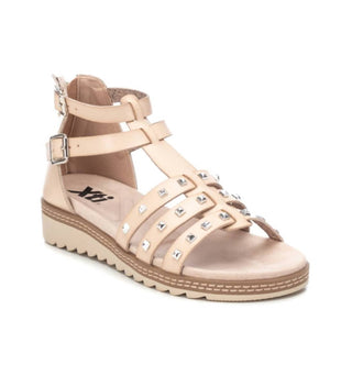 Xti - SANDÁLIAS RASAS FEMININAS COM TACHAS DOURADAS