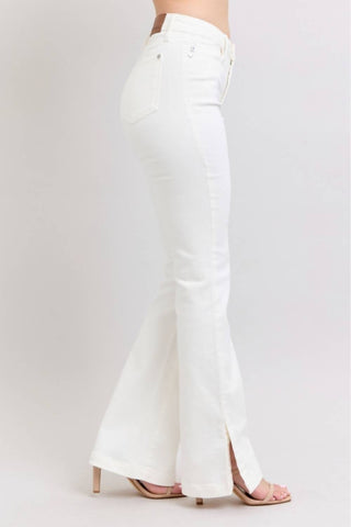 Judy Blue - Calça Jeans Bootcut Slim com Fenda Lateral