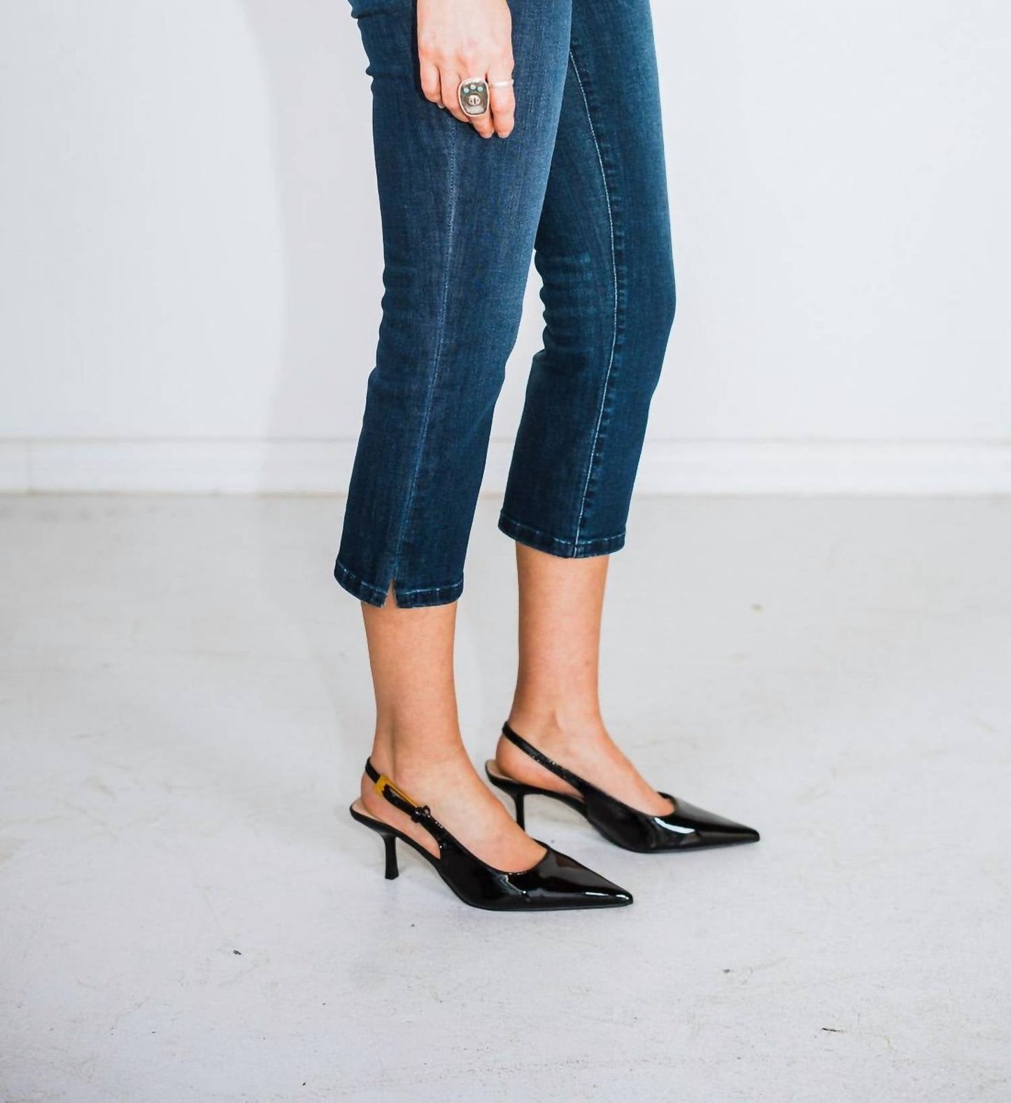 Judy Blue - Mid-rise Capris Pants