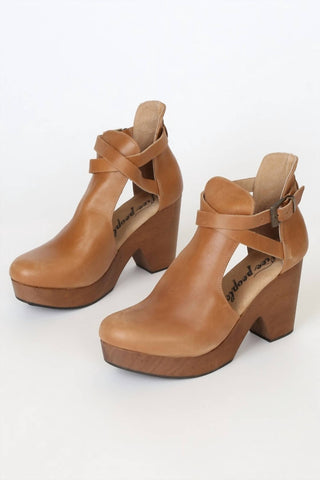 Free People - Tamancos Femininos de Couro de Cedro