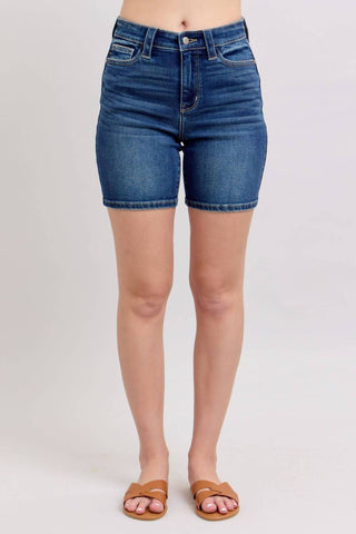 Judy Blue - Bermuda Jeans Cintura Alta com Bolso Traseiro e Aba