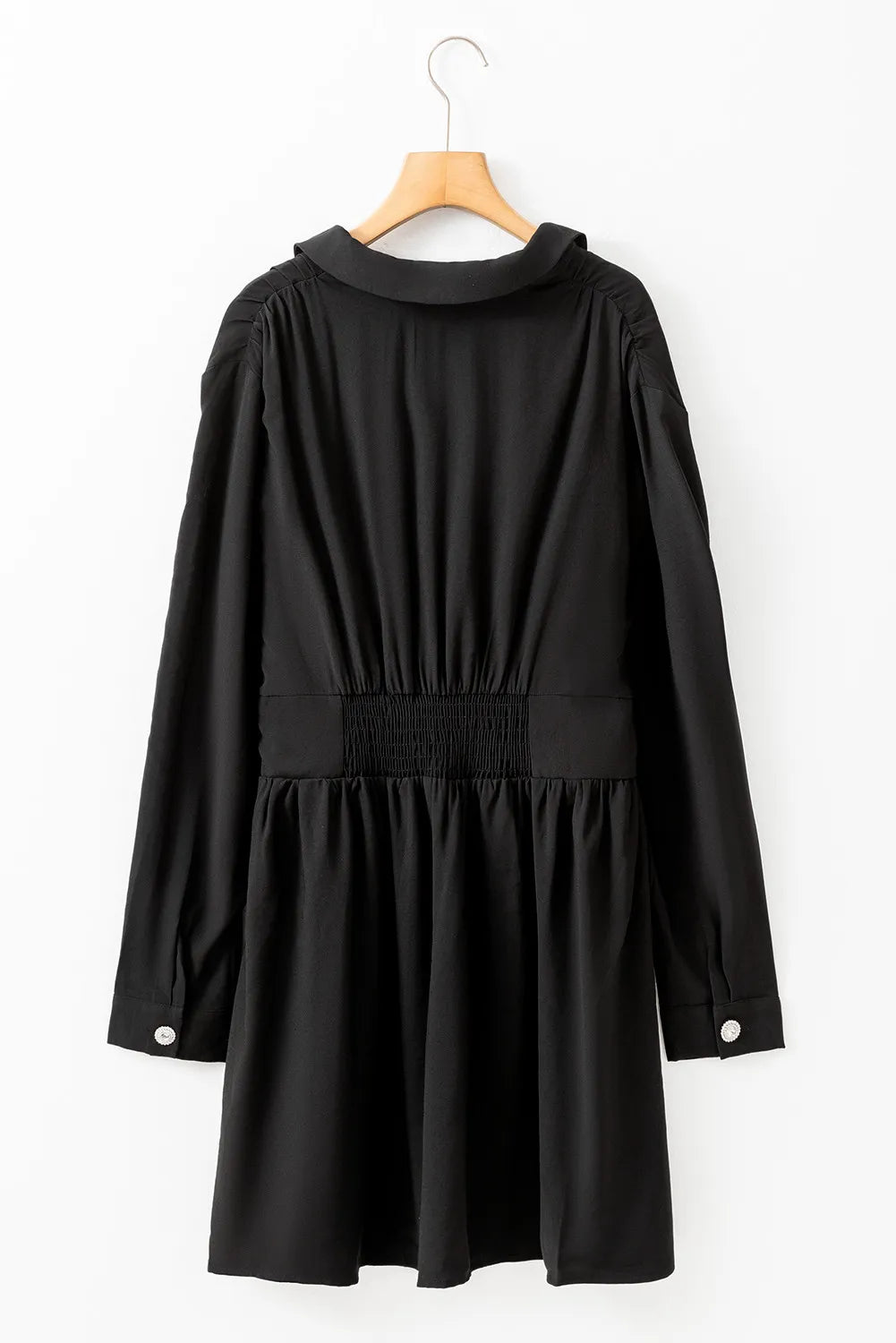 Vestido de manga comprida com botões e franzidos