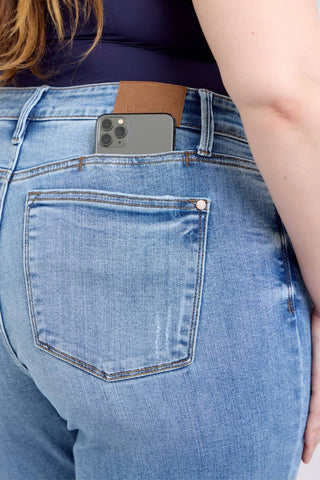 Judy Blue - Calça Plus Size Slim Fit de Cintura Média com Bolso para Celular