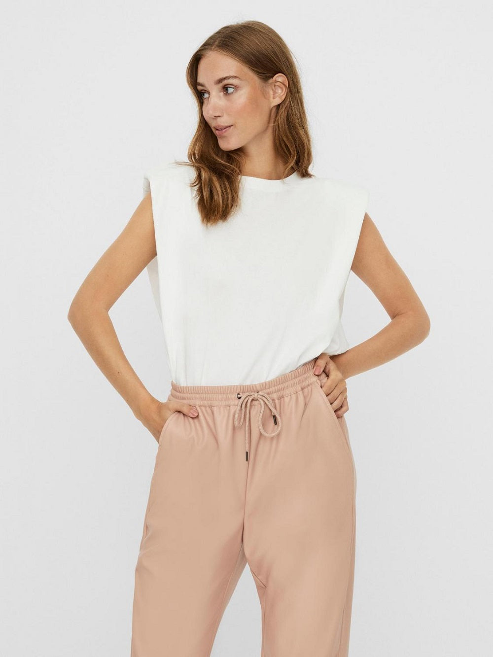 VERO MODA Top feminino com ombreiras, branco, tamanho médio