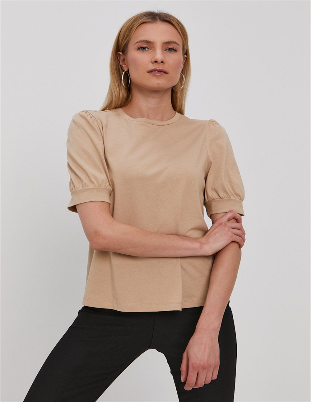 Camiseta feminina VERO MODA marrom tamanho pequeno