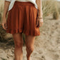 VERO MODA Shorts feminino com babados e bainha marrom, tamanho X-S