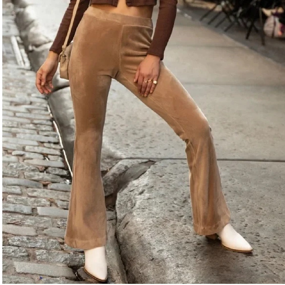 Calça Flare de Veludo Feminina VERO MODA Preta