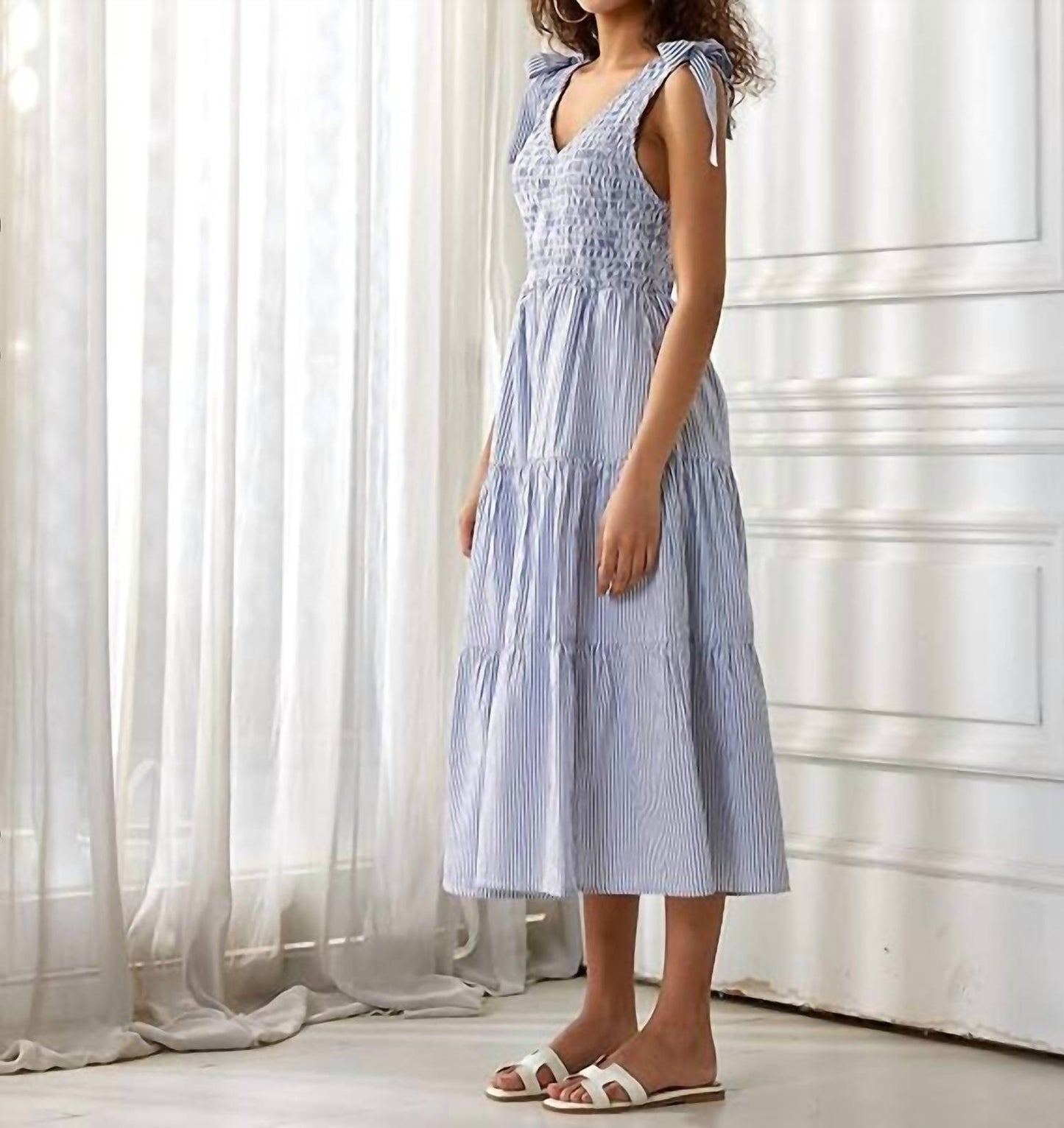 Noaboa - Smocked Tiered Ruffle Midi Dress