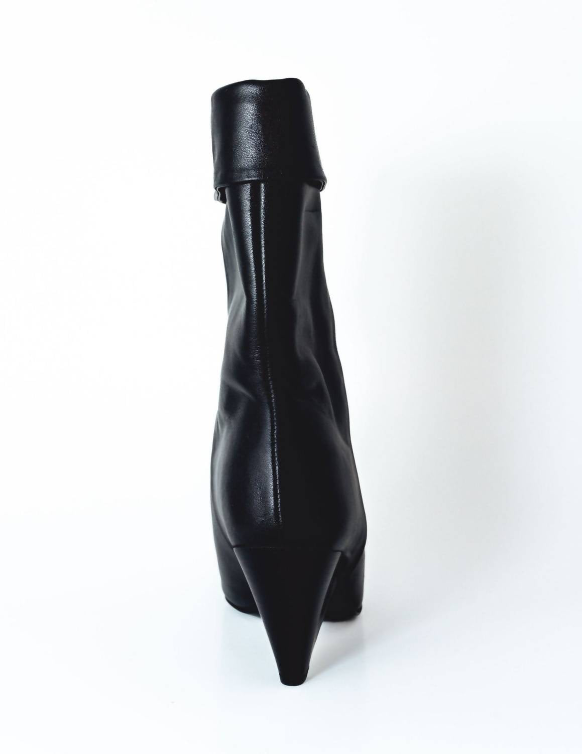 Che By Chelsey - Women's Calfskin Boot