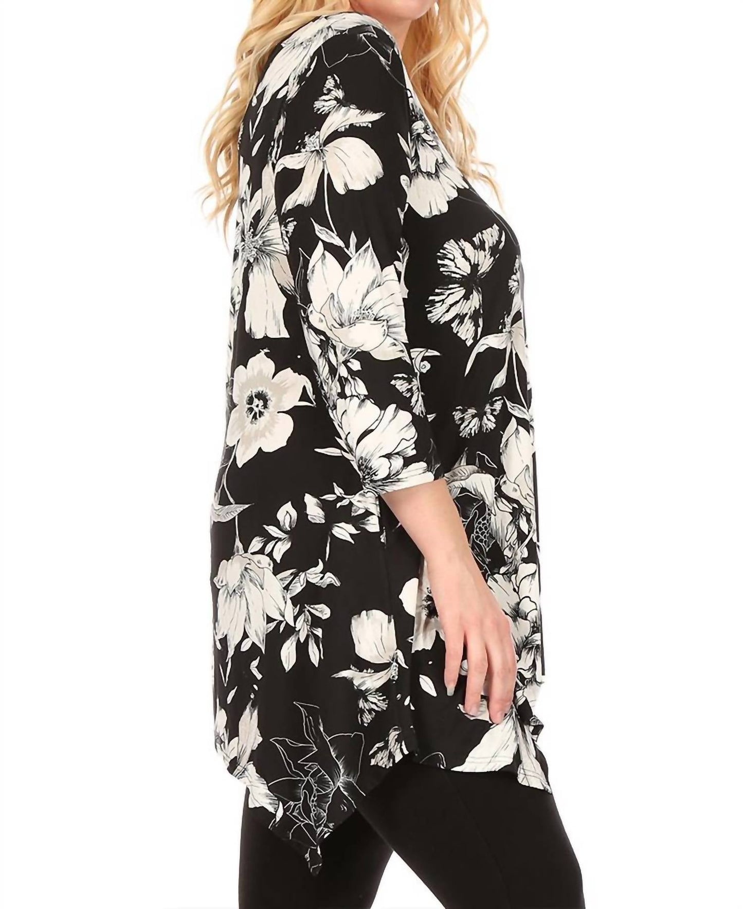 White Mark - Plus Size Floral Scoop Neck Tunic Top with Pockets