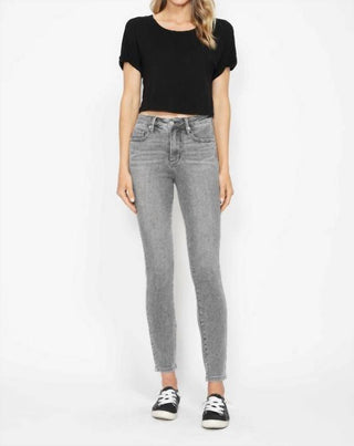 Judy Blue - Calça Jeans Skinny com Controle de Barriga