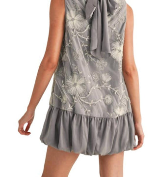 &amp;Merci - Vestido curto com bainha bolha e técnica mista enfeitada