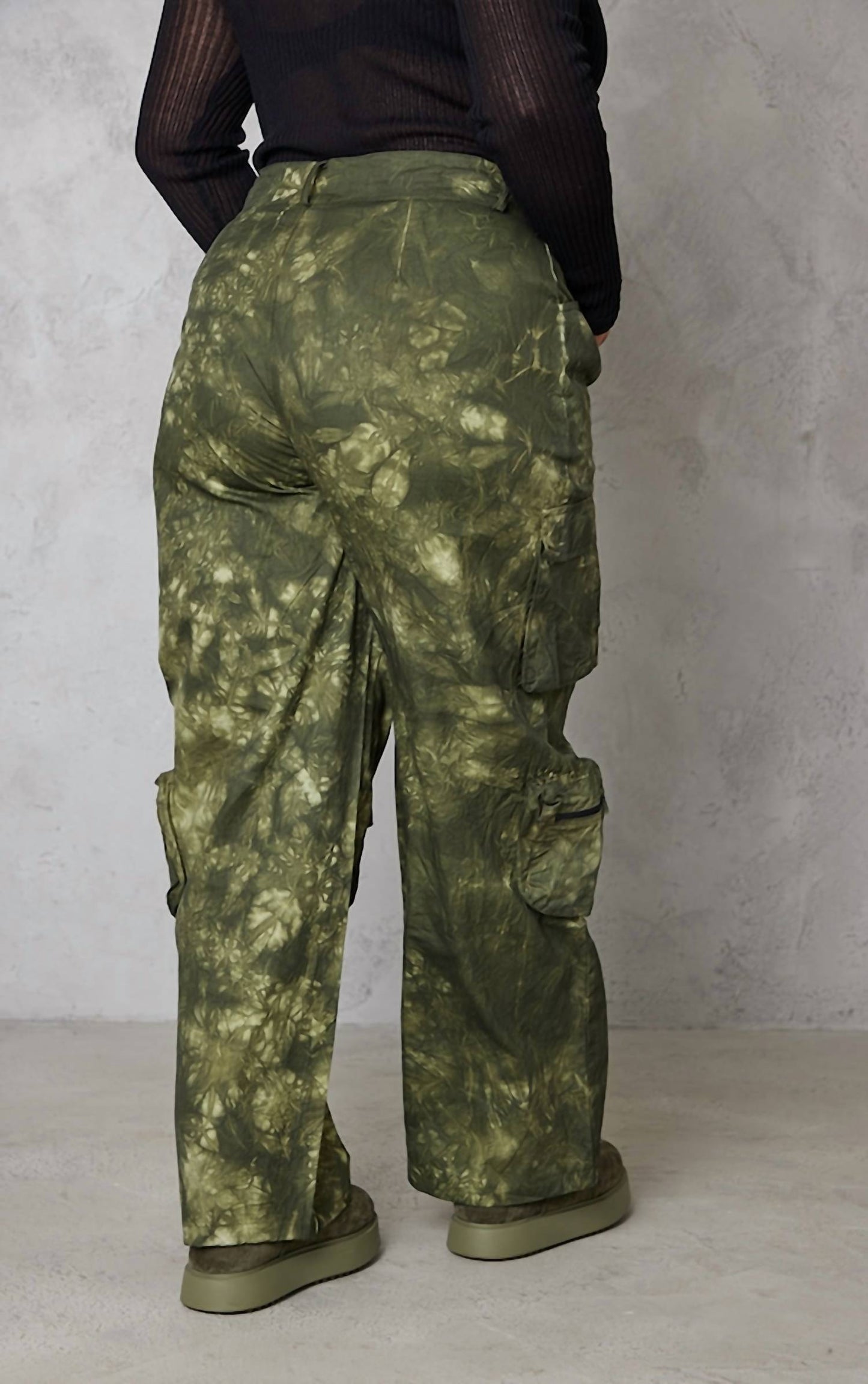 Prettylittlething - Plus Camo Pocket Detail Cargo Trouser