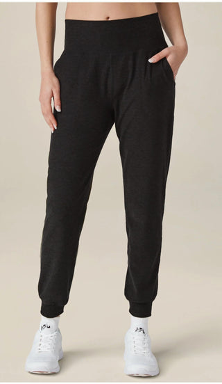 Além do Yoga - Calça de moletom midi Spacedye