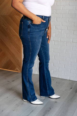 Judy Blue - Calça Jeans Bootcut com Controle de Barriga de Cintura Alta