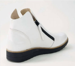 Django &amp; Juliette - Botas femininas Ohmy de couro envernizado até o tornozelo
