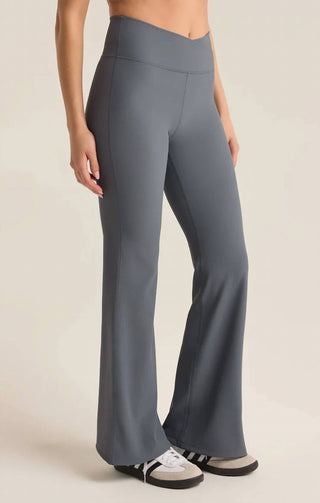 Z Supply - Calça Legging Flare Hit The Studio