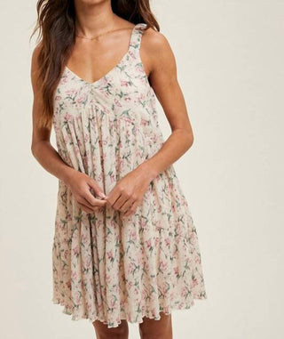 Lista de desejos - Vestido curto plissado com estampa floral