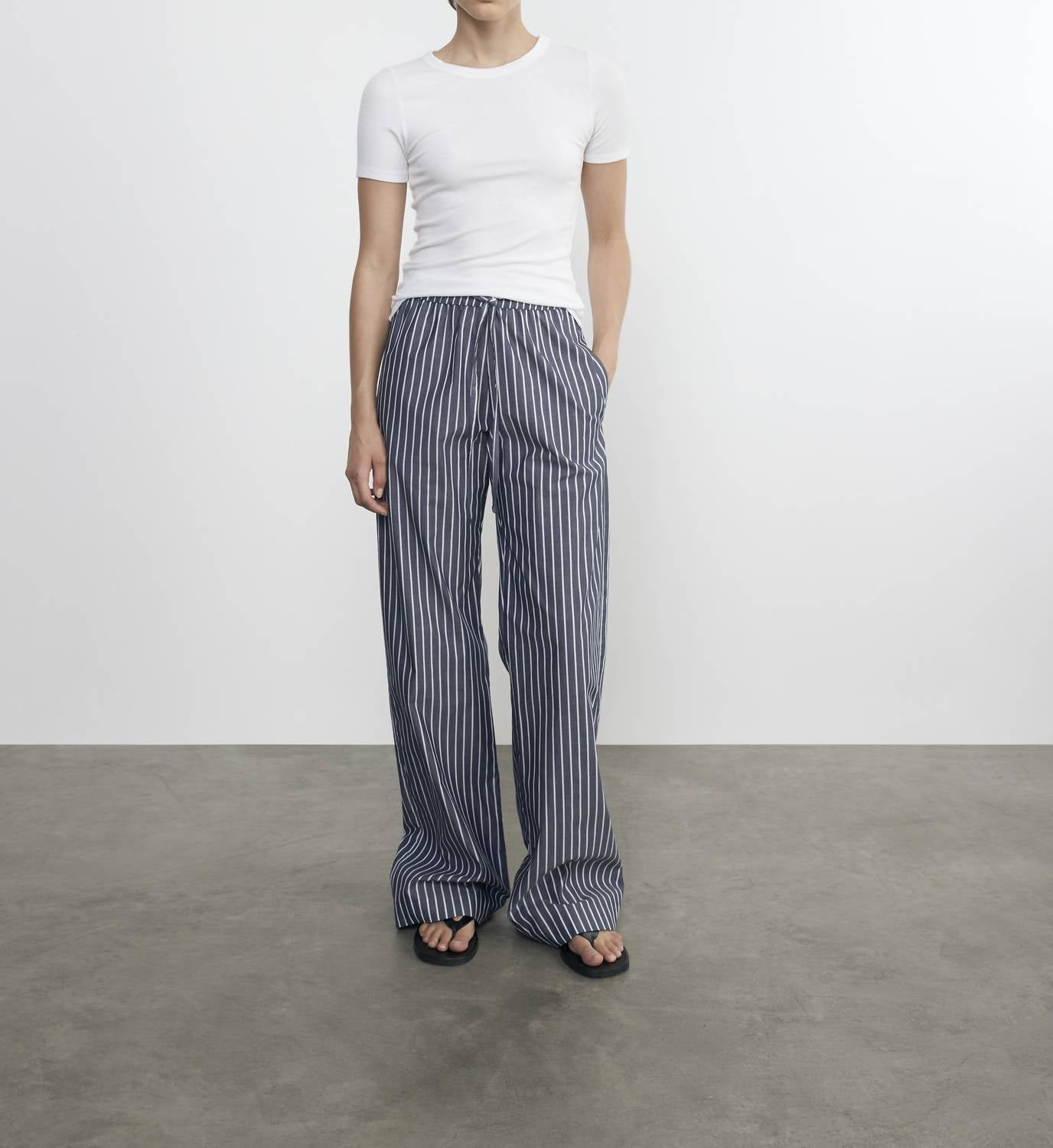 Enza Costa - SILK KNIT ESSENTIAL SHORT SLEEVE TEE