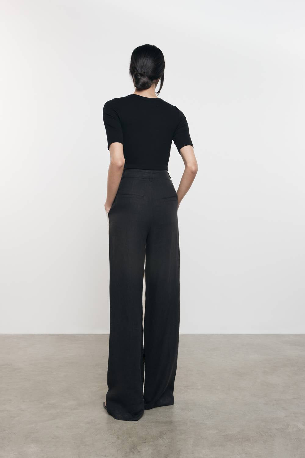 Enza Costa - SILK RIB CROPPED HALF SLEEVE CREW