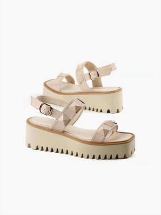 Sandália Flatform All Black - Pirâmide com Tachas