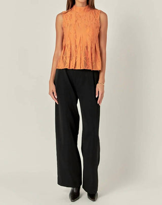 2.7 August Apparel - Blusa plissada sem mangas Burnout