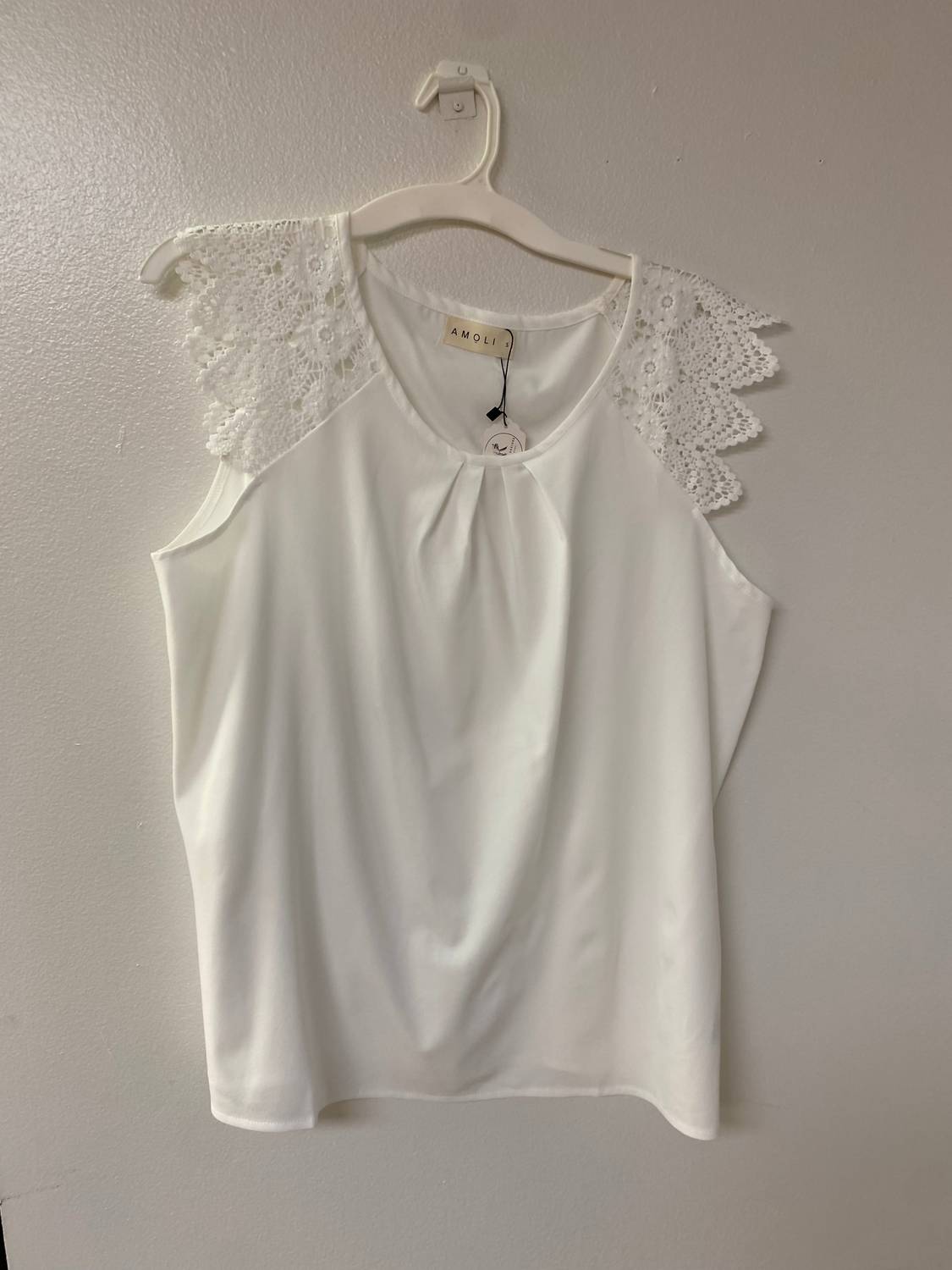 Amoli - Lace Sleeve Blouse
