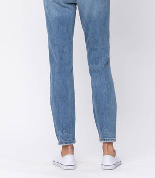 Judy Blue - Calça Jeans Boyfriend Destroyed de Cintura Alta