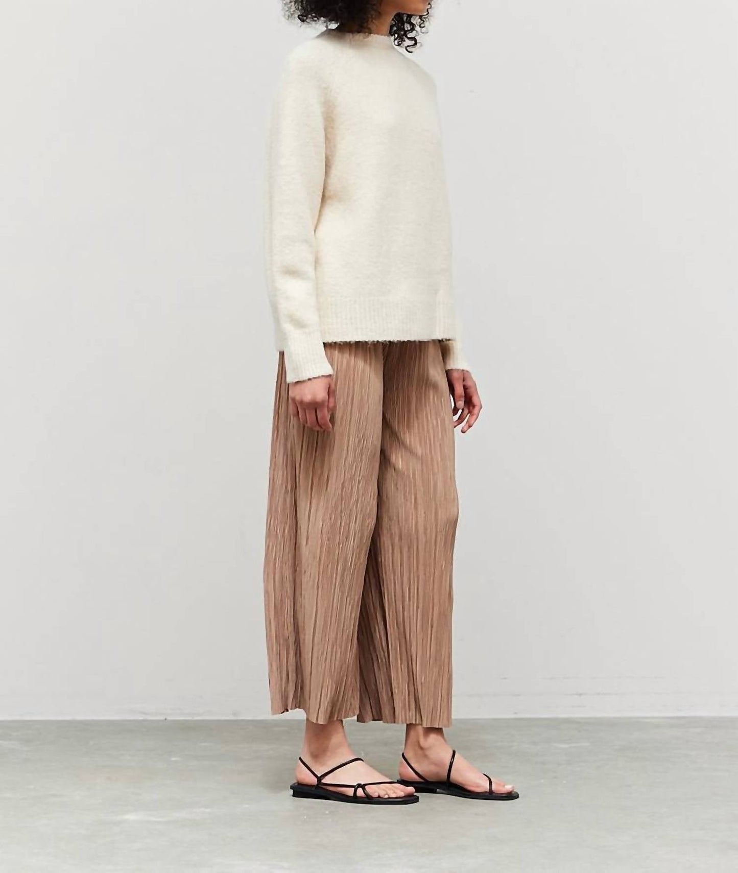124 Voltaire - Winter Crew Neck Sweater
