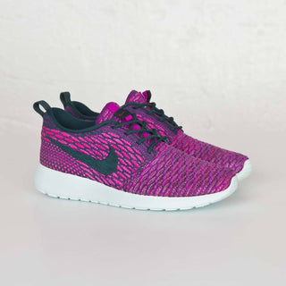 Nike - Tênis ROSHE ONE FLYKNIT Feminino