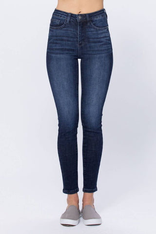 Judy Blue - Calça Jeans Skinny Escura com Controle de Barriga