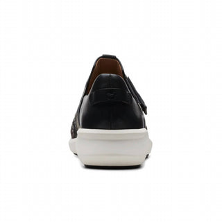 Clarks - Women's Un Rio Strap Sneakers