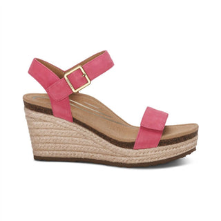 Aetrex - Sandálias femininas de camurça Sydney Wedge