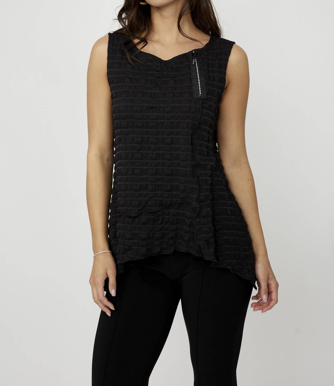 Frank Lyman - Relaxed Fit Sleeveless Top