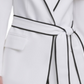 Blazer feminino DKNY com cinto e acabamento contrastante, branco, tamanho 12